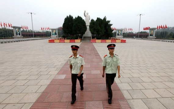 摄影师探访中国最后一个共产主义村庄——南街村(多图)