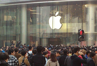 北京开亚洲最大苹果店 粉丝连夜排队