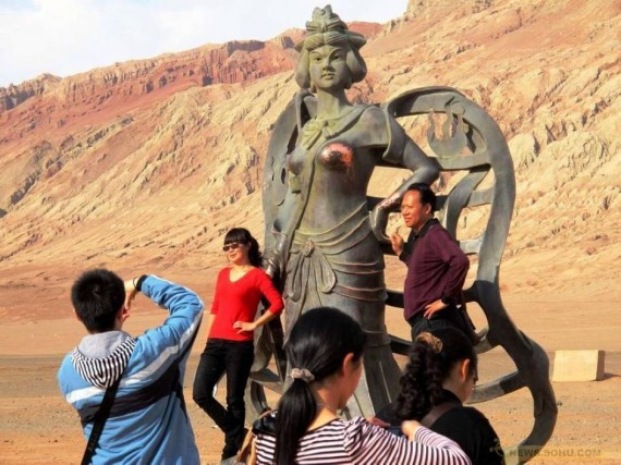 伤不起的中国式“性体验”:商家无尺度还是看客太重口(组图)