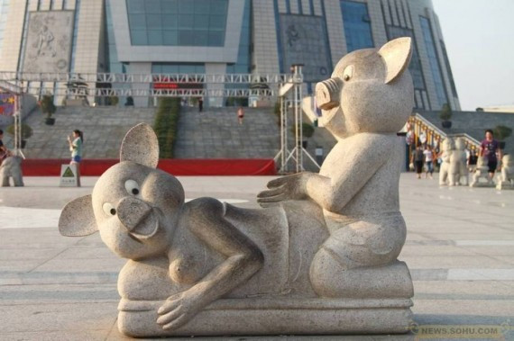 伤不起的中国式“性体验”:商家无尺度还是看客太重口(组图)