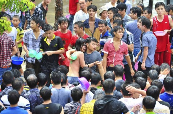 伤不起的中国式“性体验”:商家无尺度还是看客太重口(组图)