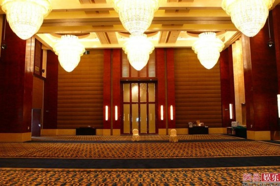 传郭晶晶婚礼提前至11月8日 梁爱诗为两人证婚(组图)