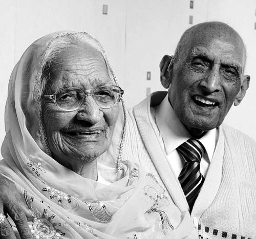 印度夫妇结婚87年为世界之最 称相处秘诀是欢笑(图)