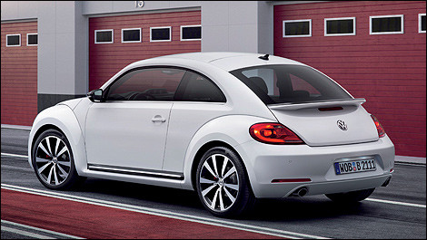 2012-Volkswagen-Beetle-i007