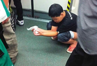 男童在广州地铁车厢当众大便 无人理
