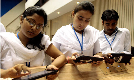 Aakash-tablet-computer-005