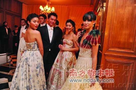 巴黎成人礼舞会举行 又一批“白富美”长大了(组图)