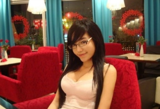 越南最红美女大学生 清纯写真引追捧