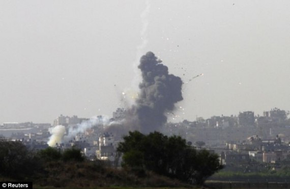 高清:比大片还大片!巴以爆新冲突 以军持续空袭加沙