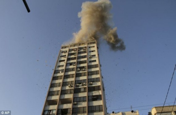 高清:比大片还大片!巴以爆新冲突 以军持续空袭加沙