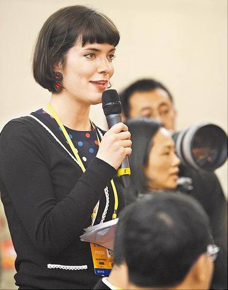 18大&ldquo;余&rdquo;姓外国女记者得宠遭起底：原来是自己人(图)