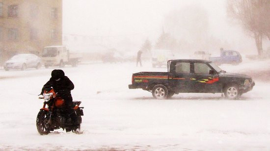 中国北方多地遭暴雪低温袭击 数省高速公路关闭(组图)