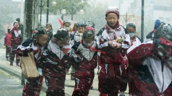 中国北方多地遭暴雪低温袭击 数省高速公路关闭(组图)