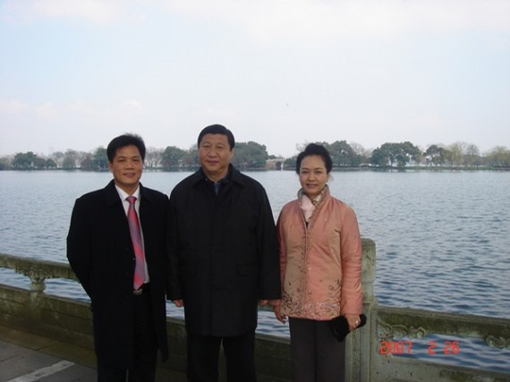 习近平与彭丽媛约法三章:我是中共党员 你可不许走穴