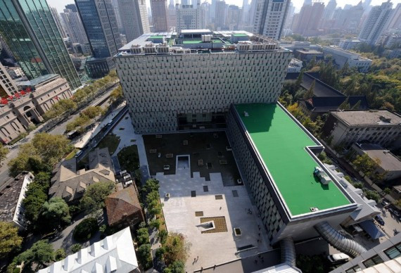 南京一医院似星级酒店：配钢琴咖啡厅 楼顶建停机坪(组图)