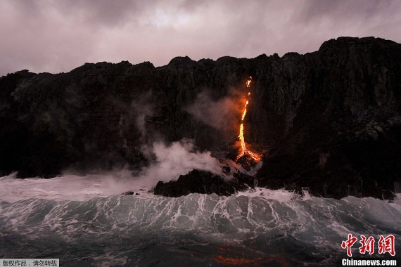 末日景观 美国夏威夷火山爆发熔岩奔流入海(高清组图)