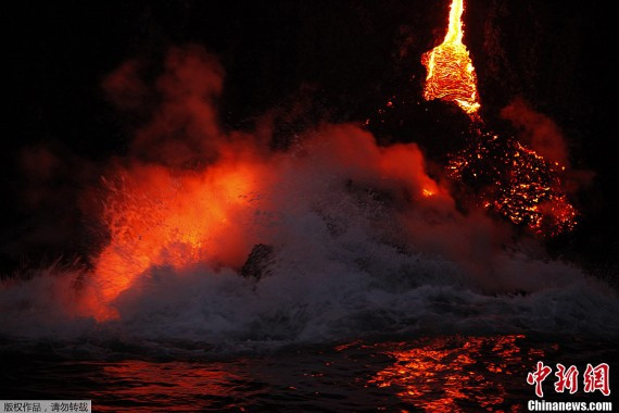 末日景观 美国夏威夷火山爆发熔岩奔流入海(高清组图)