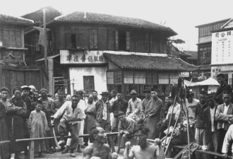 实拍民国江湖 民间拳师当街演练猴拳