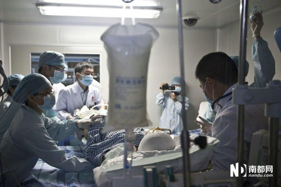 广州17岁女孩遇车祸脑死亡 父母捐献其器官(高清组图)