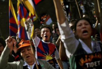 美媒：藏人令当局怒不可遏又无计可施