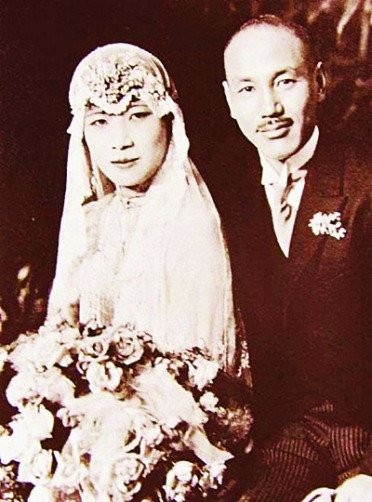 宋美龄早年书信在沪曝光 曾抱怨未能度蜜月(图)