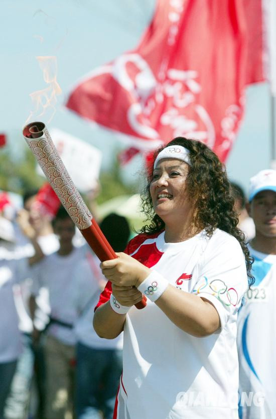 想当年，姐也曾清纯过！“俏江南”张兰旧照曝光(组图)