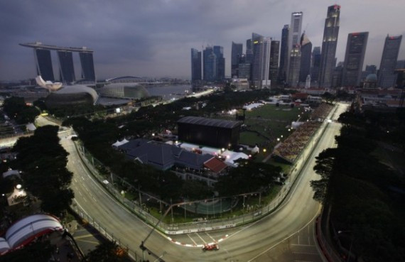 ap_singapore_auto_racing_23Sep11-878x570