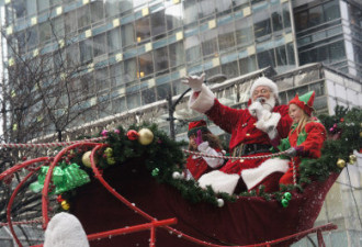 温市圣诞游行：30万人争睹 美女养眼