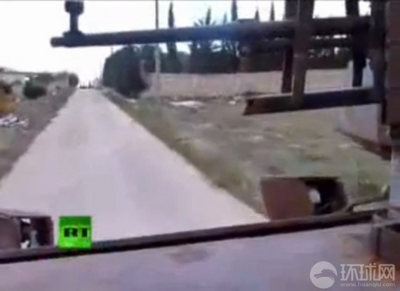 叙反对派武装制造丑陋装甲车 游戏手柄操控机枪(组图)