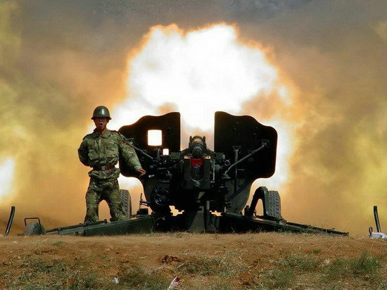 解放军装备高技术武器系统 火炮打坦克弹无虚发(组图)