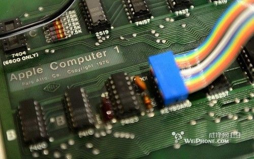再创天价 古董苹果Apple I拍出64万美元(组图)