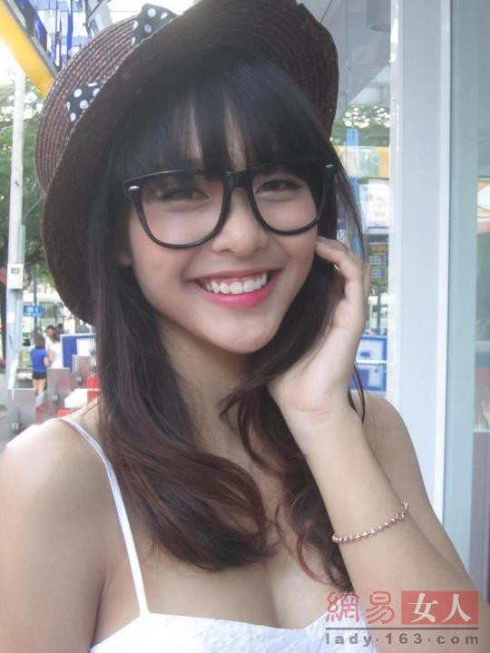不敢置信!15岁越南拳击美女网络爆红 脸蛋正身材好(组图)