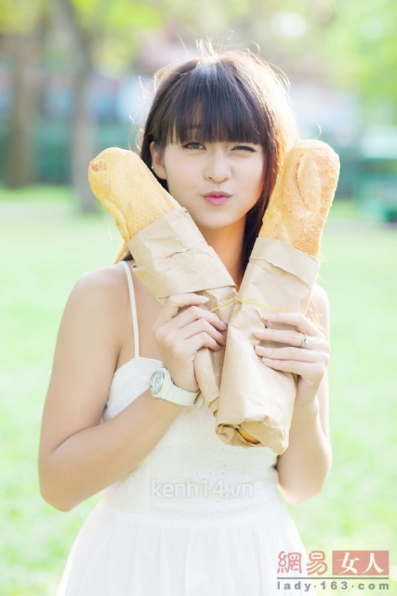 不敢置信!15岁越南拳击美女网络爆红 脸蛋正身材好(组图)