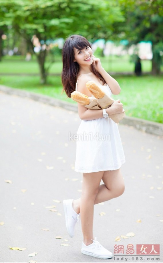 不敢置信!15岁越南拳击美女网络爆红 脸蛋正身材好(组图)
