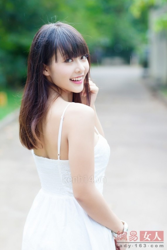 不敢置信!15岁越南拳击美女网络爆红 脸蛋正身材好(组图)