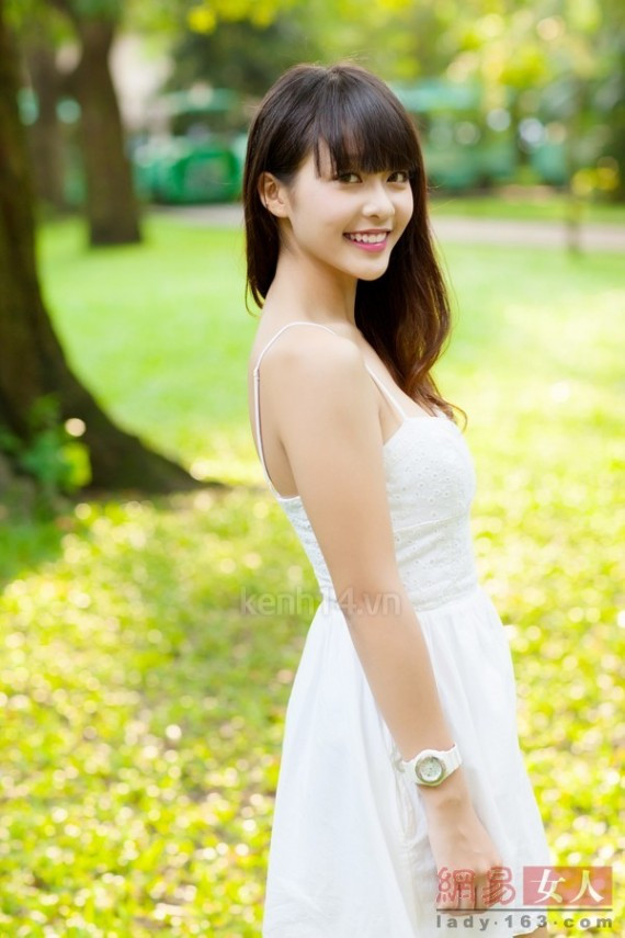 不敢置信!15岁越南拳击美女网络爆红 脸蛋正身材好(组图)
