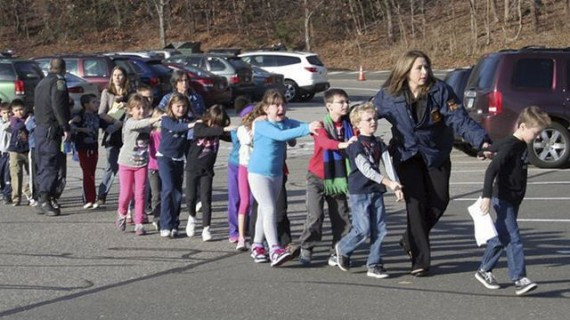 美枪击案遇难者名单公布 儿童均6到7岁1人曾身中11枪(组图)
