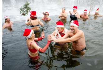 奇俗：欧洲民众集体冰水澡庆祝圣诞