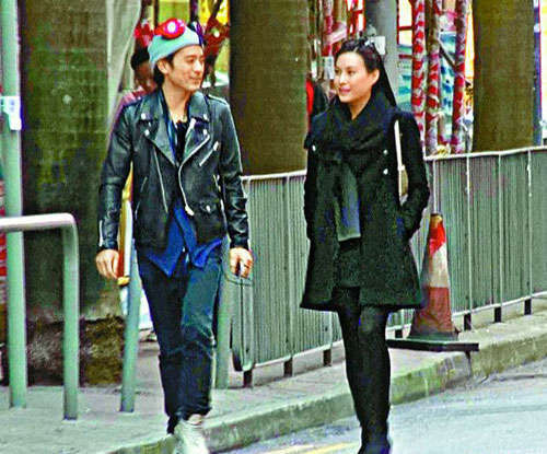 林子祥儿子携新欢逛街买菜 女友似翻版郭晶晶(图)