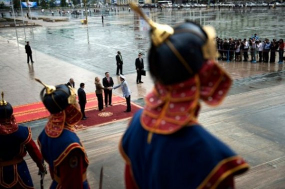 clinton_mongolia_m