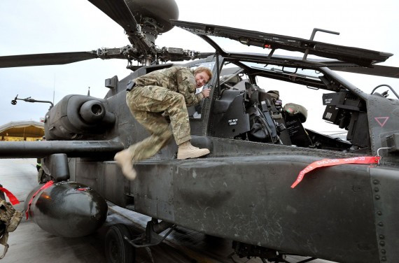 英国防部公布哈里王子在驻阿富汗部队服役照片(高清组图)