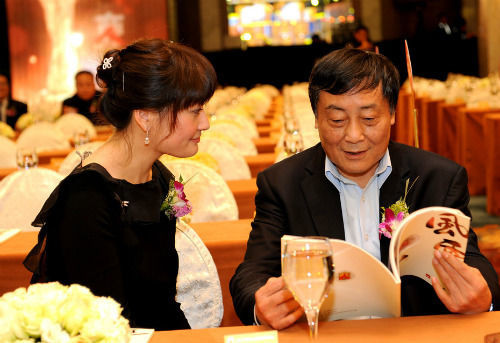 内地首富宗庆后为30岁女儿征婚 父女均为政协委员(图)