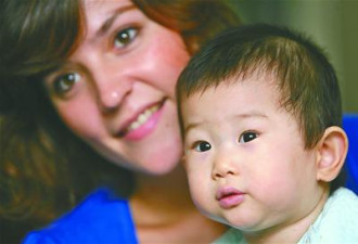 调查：美国人近20年领养中国12万儿童