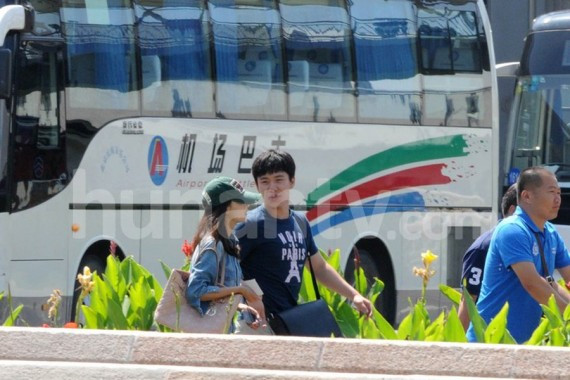 2012年八卦偷拍图片回顾 徐峥背妻与神秘女约会(多图)