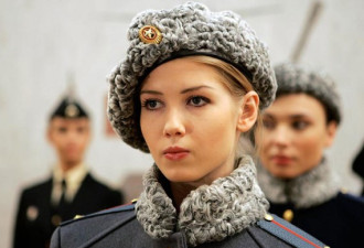 各国“雌狮” 俄罗斯漂亮女兵爱自动武器