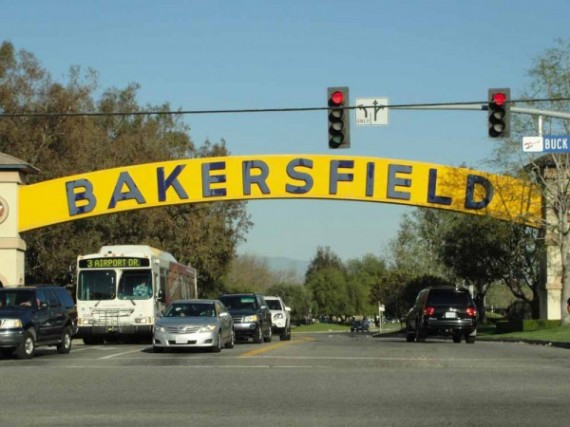 Bakersfield gateway sign_LO_REZ