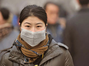 央视记者亲身体验：因北京空气污染面部肿胀 驻英后好转