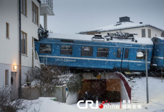 瑞士清洁工偷火车致车辆脱轨撞上民居