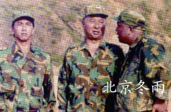 陈佩斯早年罕见青涩军装照曝光 两度婉拒上春晚(组图)
