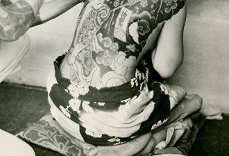 日本纹身女：让人惊叹的“惊悚”艺术